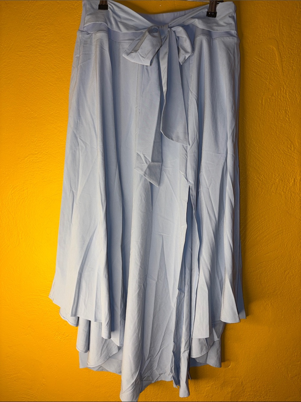 Breezeful High Waisted Tie Waist 2-in-1 Curved Hem Flowy Skirt M Thin Ice Blue